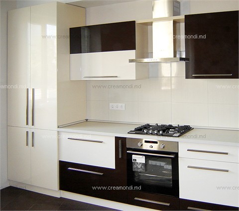 КухниБольшая угловая кухня с фасадами HPL Formica High gloss
