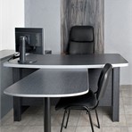 Офисный стол из шпона, стеновая панель Formica