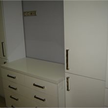  Примеры применения глянцевых МДФ-плит NOBILE. МДФ Н1002 Белый глянец в спальне.