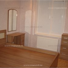  Мебель для спальни В спальне и столик и комод