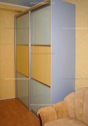 Sliding door wardrobesWardrobe that is decorated by pastel color gamma materials looks very delicate