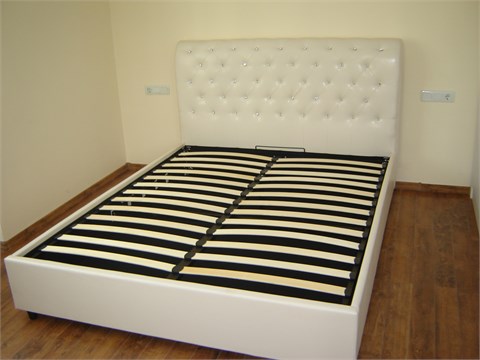 Brando-кровати двуспальные.Кровать двуспальная LUGO!