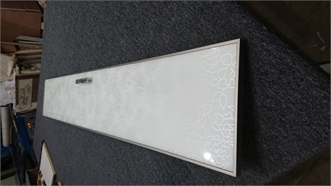 IRISПримеры применения декоративной плёнки IRIS.Фасады для мебели в алюминиевой рамке с декоративной плёнкой на стекле.