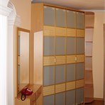 Folding doors in the hall: bamboo and lacomat