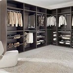 Современная гардеробная комната