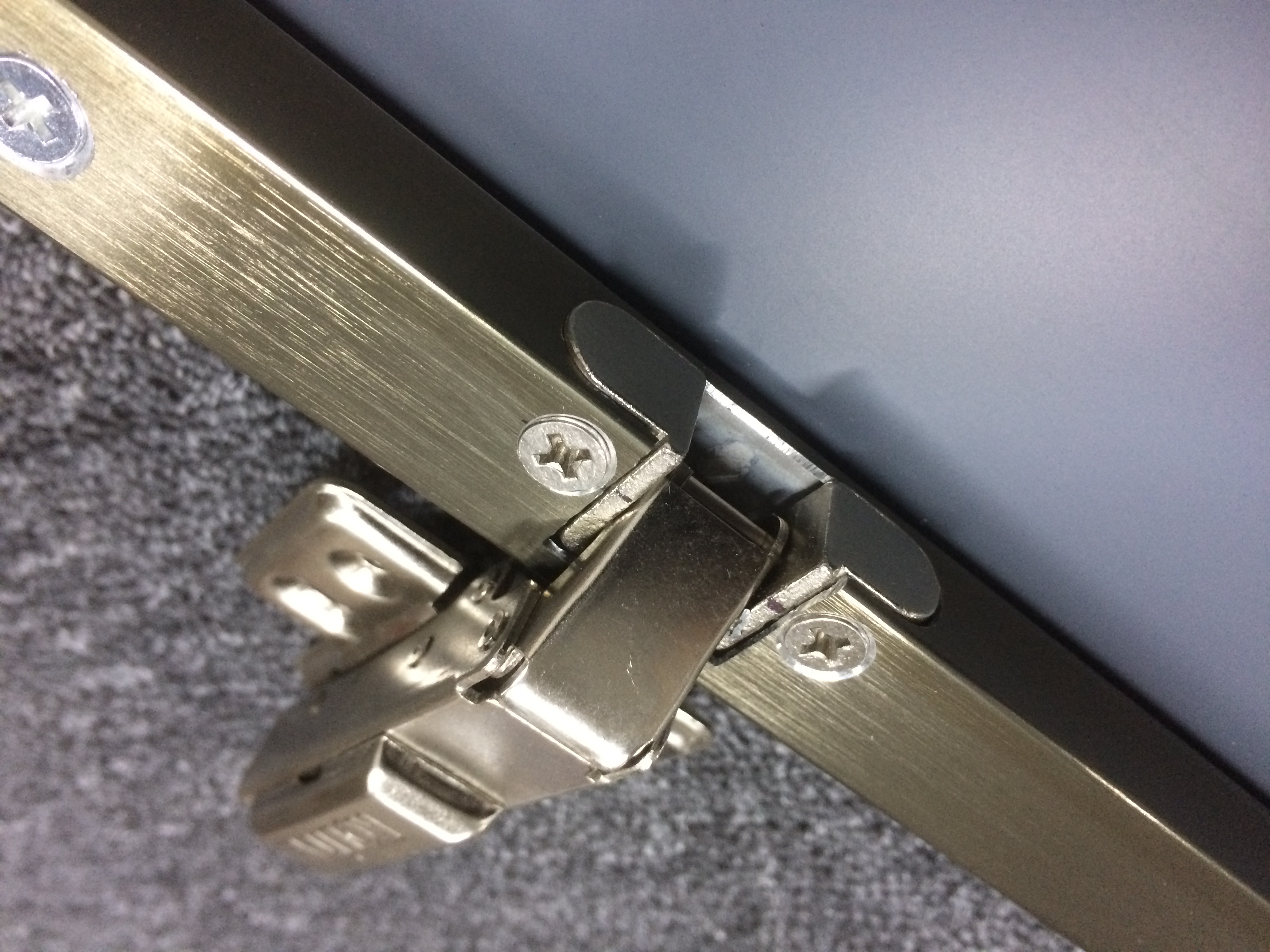 алюминиевый профиль для мебельных дверей